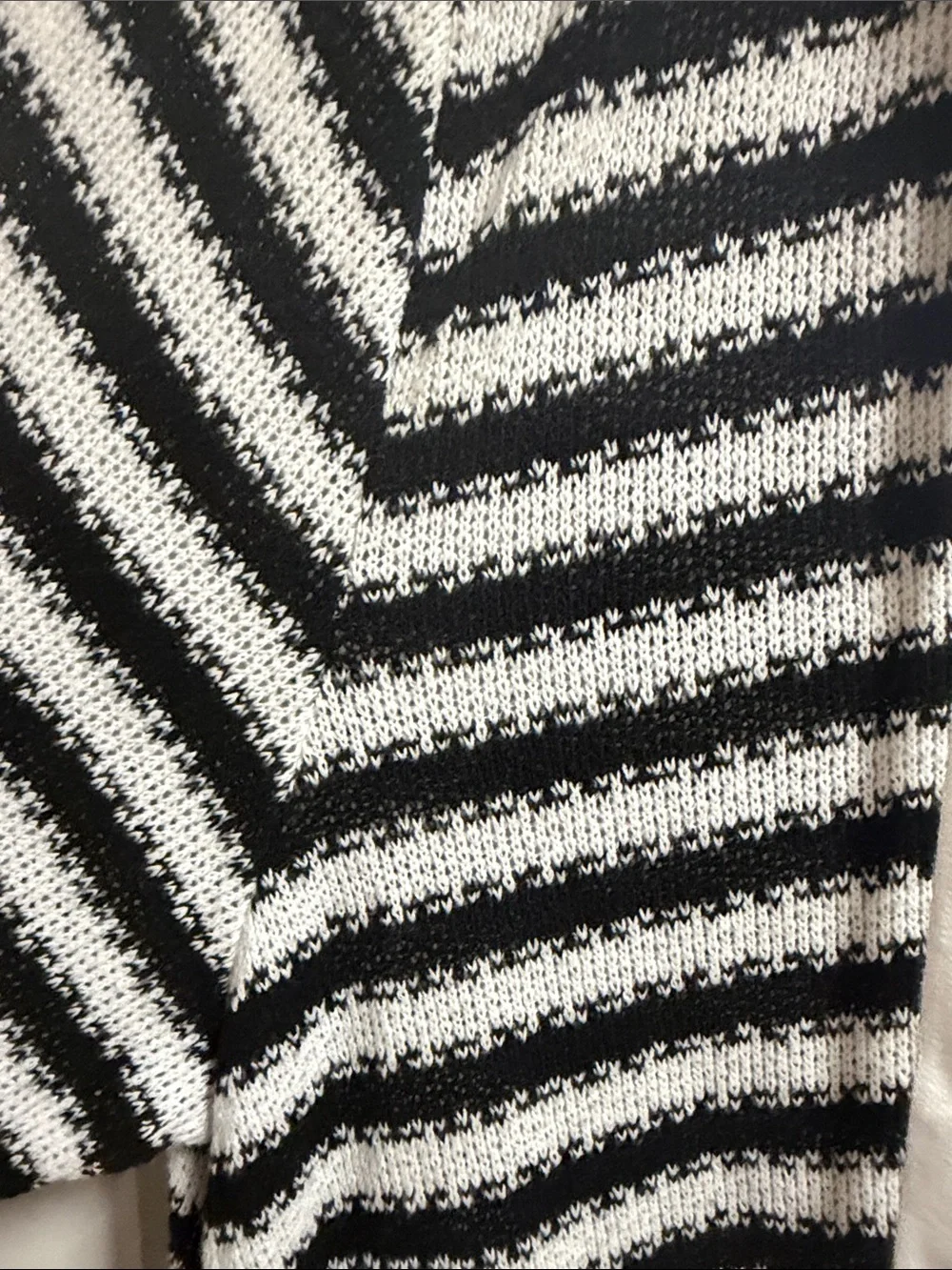 La Blanca Black & White Striped Hooded Pullover. Never Worn! Cover up!